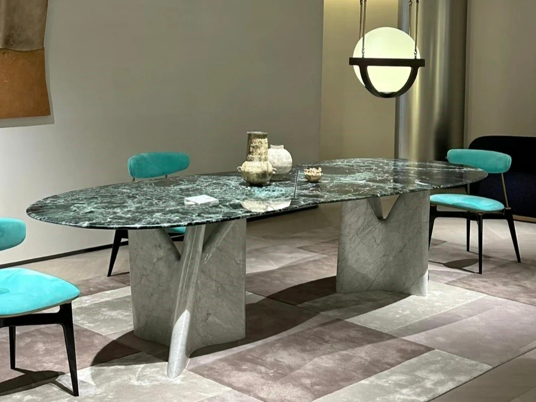 Infinitamente Dining Table