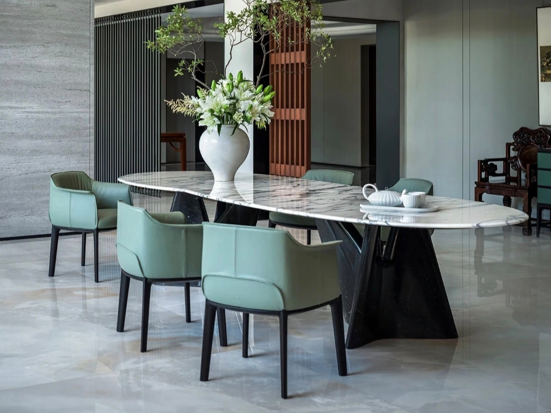 Infinitamente Dining Table