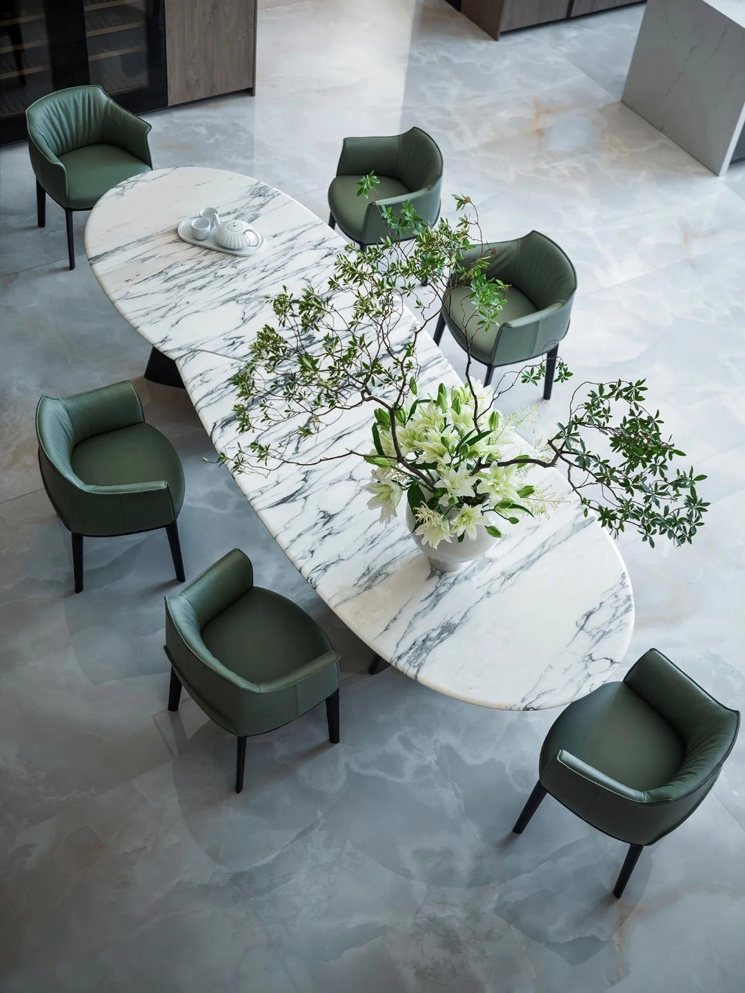 Infinitamente Dining Table