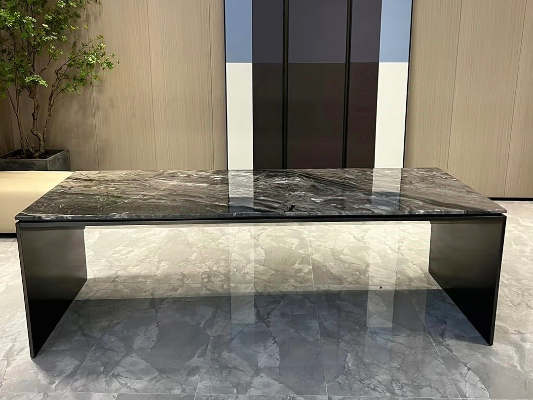 Linha Pro Dining Table