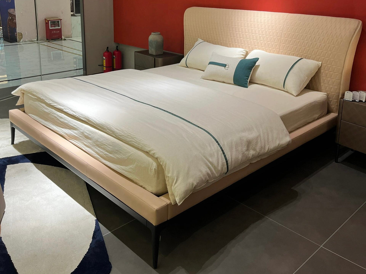 Stiletto Bed