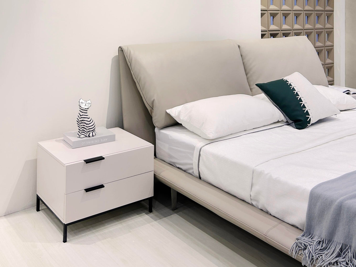 JohnJohn Bed