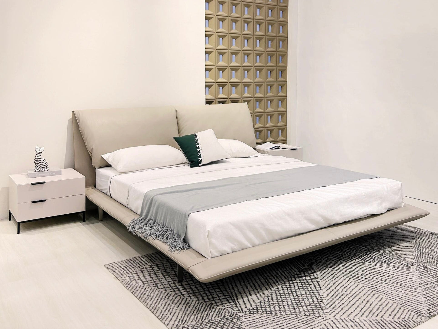 JohnJohn Bed