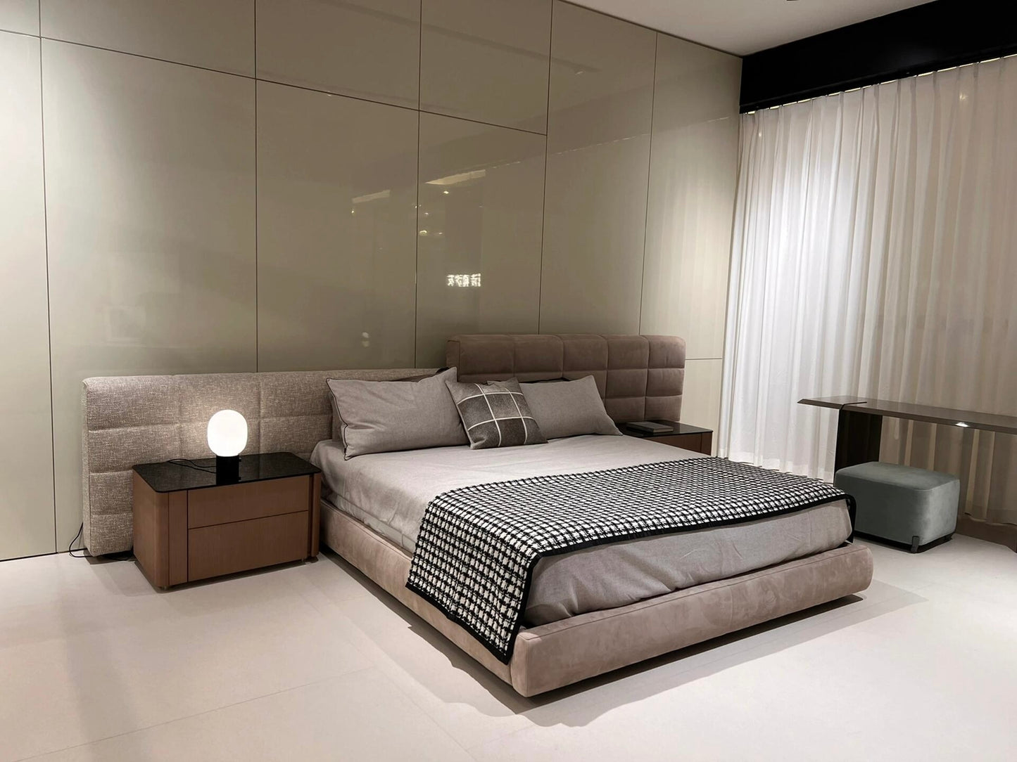 Lawrence Bed