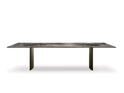 Linha Dining Table