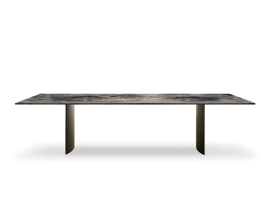 Linha Dining Table