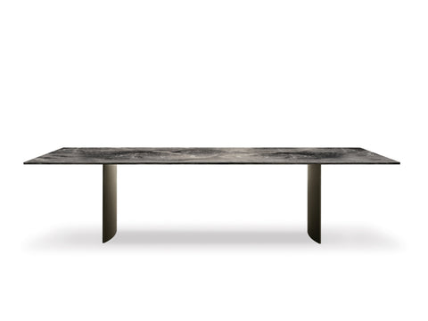 Linha Dining Table